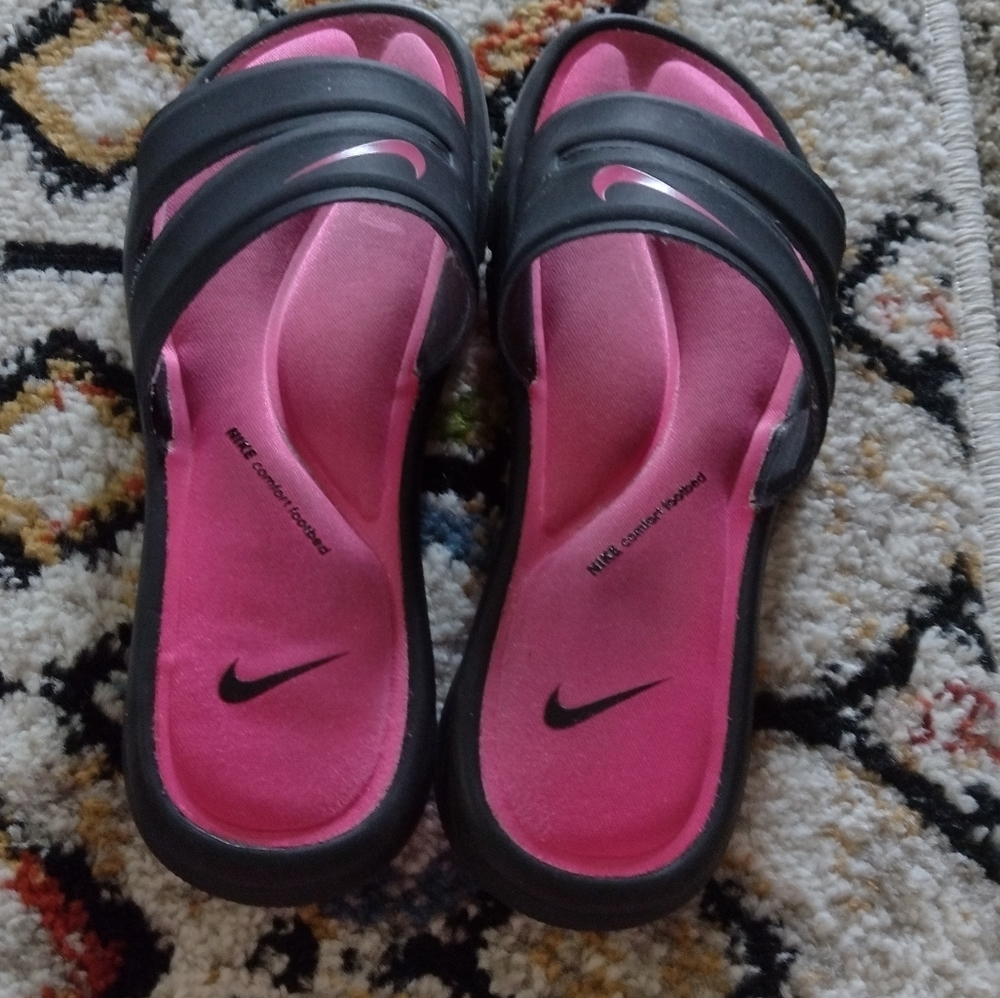 Gently Used Women's Nike Memory Foam Slides. - image 3